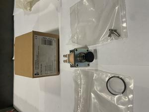 8-738-715-043 BOSCH SOLENOID VALVE RD15